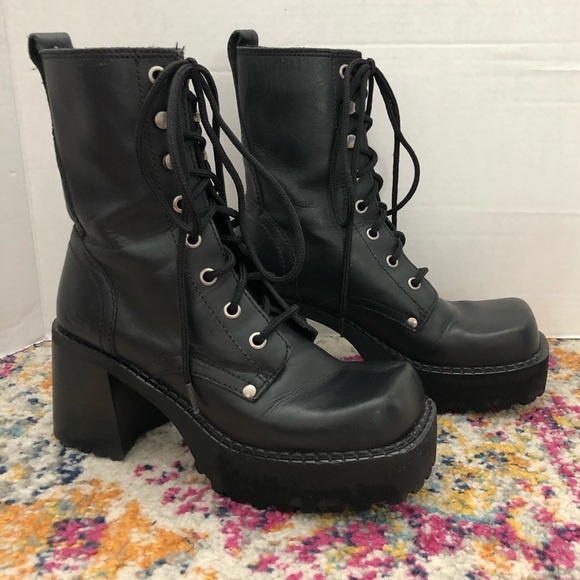 90s chunky platform boots